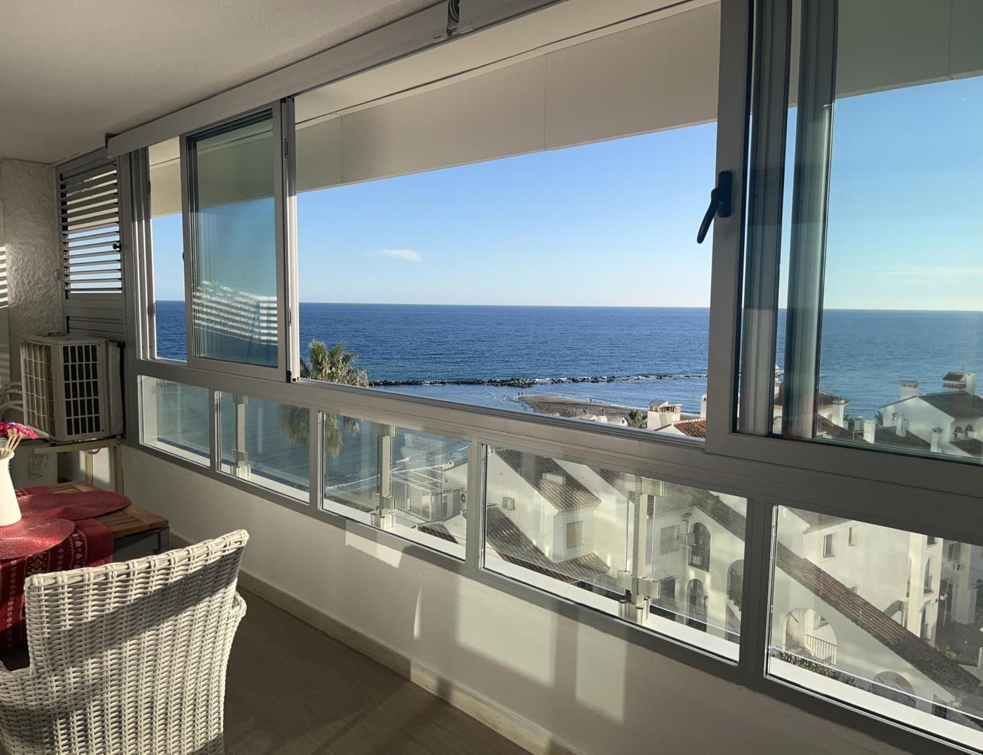 Stunning Apartment 10 Meters From The Beach With Parking *